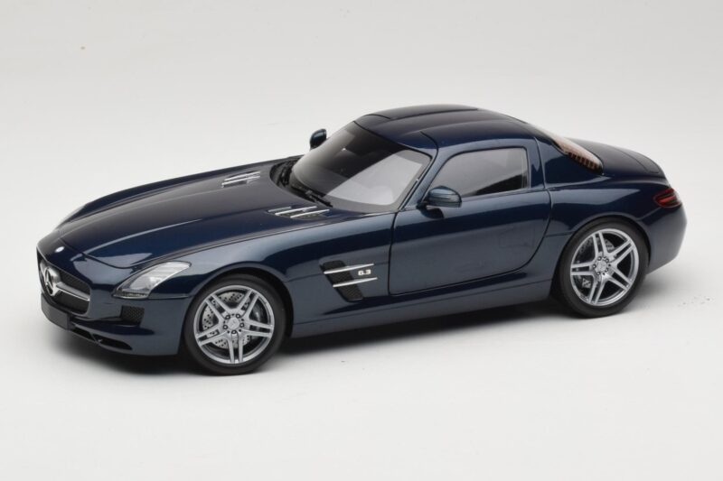 Mercedes SLS AMG C197 Blue Metallic Minichamps 1:18 100039021 Metalli