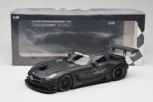 Mercedes AMG SLS C197 GT3 45 Vuotta Driving Performance Minichamps 1:18 151133100 Metalli — kuva 6 / 6