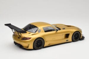 Mercedes AMG SLS C197 GT3 Street Kulta Minichamps 1:18 151113106 Metalli — kuva 2 / 6