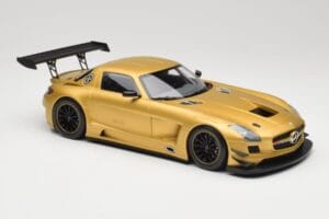 Mercedes AMG SLS C197 GT3 Street Kulta Minichamps 1:18 151113106 Metalli — kuva 4 / 6