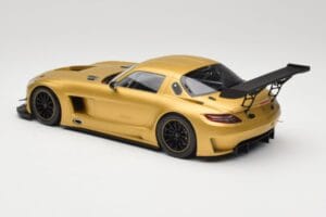 Mercedes AMG SLS C197 GT3 Street Kulta Minichamps 1:18 151113106 Metalli — kuva 5 / 6