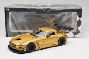 Mercedes AMG SLS C197 GT3 Street Kulta Minichamps 1:18 151113106 Metalli — kuva 6 / 6