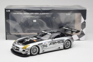 Mercedes AMG SLS C197 GT3 Team AMG China #96 M. Hakkinen / C. Cheng Zhuhai 6th 2011 Minichamps 1:18 151113196 Metalli — kuva 6 / 6