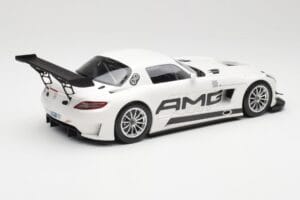 Mercedes AMG SLS C197 GT3 Street Valkoinen Minichamps 1:18 151123107 Metalli — kuva 2 / 6