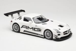 Mercedes AMG SLS C197 GT3 Street Valkoinen Minichamps 1:18 151123107 Metalli — kuva 4 / 6