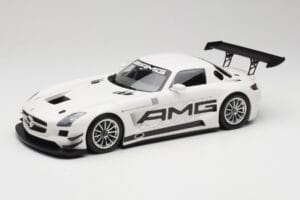 Mercedes AMG SLS C197 GT3 Street Valkoinen Minichamps 1:18 151123107 Metalli