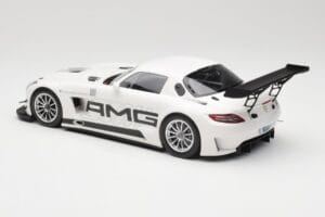 Mercedes AMG SLS C197 GT3 Street Valkoinen Minichamps 1:18 151123107 Metalli — kuva 5 / 6