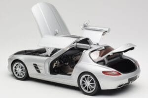 Mercedes SLS AMG C197 Iridium Hopea Minichamps 1:18 100039026 Metalli — kuva 5 / 8