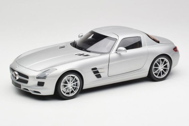 Mercedes SLS AMG C197 Iridium Hopea Minichamps 1:18 100039026 Metalli