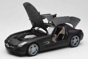 Mercedes SLS AMG C197 Matte Black Minichamps 1:18 100039027 Metalli — kuva 2 / 8