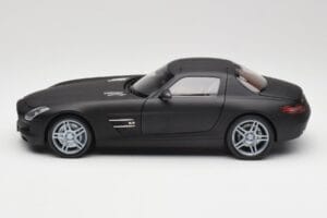 Mercedes SLS AMG C197 Matte Black Minichamps 1:18 100039027 Metalli — kuva 4 / 8