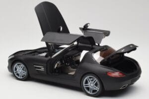 Mercedes SLS AMG C197 Matte Black Minichamps 1:18 100039027 Metalli — kuva 5 / 8