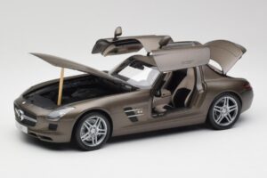 Mercedes SLS AMG C197 Monza Harmaa Minichamps 1:18 B66960044 Metalli — kuva 2 / 8