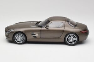 Mercedes SLS AMG C197 Monza Harmaa Minichamps 1:18 B66960044 Metalli — kuva 4 / 8