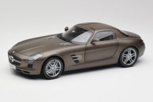 Mercedes SLS AMG C197 Monza Harmaa Minichamps 1:18 B66960044 Metalli