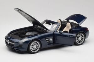 Mercedes SLS AMG R197 Roadster South Seas Sininen Minichamps 1:18 100039031 Metalli — kuva 2 / 8