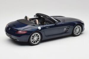 Mercedes SLS AMG R197 Roadster South Seas Sininen Minichamps 1:18 100039031 Metalli — kuva 3 / 8