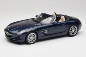 Mercedes SLS AMG R197 Roadster South Seas Sininen Minichamps 1:18 100039031 Metalli