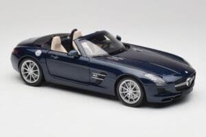 Mercedes SLS AMG R197 Roadster South Seas Sininen Minichamps 1:18 100039031 Metalli — kuva 6 / 8