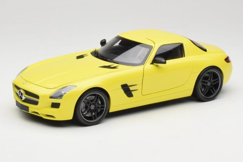 Mercedes SLS AMG C197 Keltainen Minichamps 1:18 100039022 Metalli