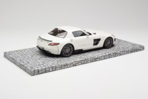 Mercedes Brabus SLS AMG 700 Biturbo Pearl Valkoinen Minichamps 1:18 107032020 Metalli — kuva 2 / 6
