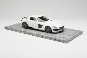 Mercedes Brabus SLS AMG 700 Biturbo Pearl Valkoinen Minichamps 1:18 107032020 Metalli — kuva 4 / 6