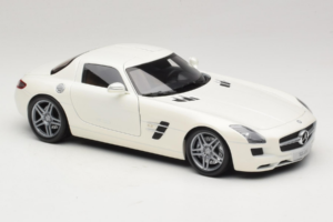Mercedes SLS AMG Designo Mystic White Museum Edition Minichamps 1:18 B66055551 Metalli — kuva 6 / 8