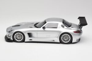 Mercedes SLS AMG GT3 C197 Street Hopea Minichamps 1:18 151113100 Metalli — kuva 3 / 6