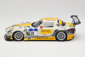Mercedes SLS AMG GT3 #21 Rowe Racing M. Hartung / N. Heyer ADAC 24 Hours Nurburgring 2013 Minichamps 1:18 151133121 Metalli — kuva 3 / 6