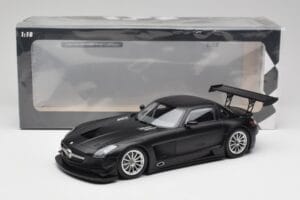 Mercedes SLS AMG GT3 C197 Street Matta Musta Minichamps 1:18 151113101 Metalli — kuva 6 / 6