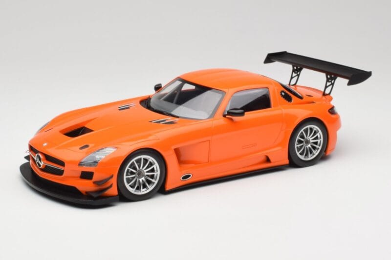 Mercedes SLS AMG GT3 C197 Street Oranssi Minichamps 1:18 151113105 Metalli