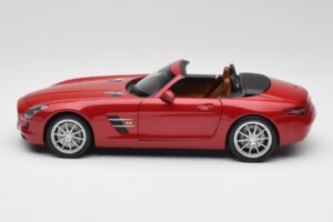 Mercedes SLS AMG R197 Roadster Le Mans Punainen Minichamps 1:18 100039030 Metalli — kuva 4 / 8