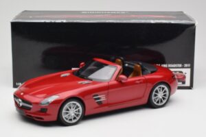 Mercedes SLS AMG R197 Roadster Le Mans Punainen Minichamps 1:18 100039030 Metalli — kuva 8 / 8