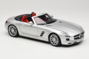 Mercedes SLS AMG Roadster Iridium Hopea Minichamps 1:18 B66960078 Metalli — kuva 6 / 8