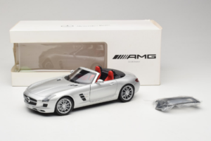 Mercedes SLS AMG Roadster Iridium Hopea Minichamps 1:18 B66960078 Metalli — kuva 8 / 8