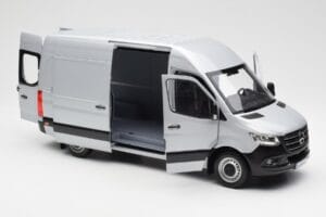 Mercedes Sprinter W907 Hopea Norev 1:18 183424 Metalli — kuva 5 / 8