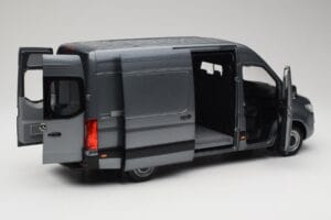 Mercedes Sprinter W907 Pakettiauto Selenite Grey Metallic Norev 1:18 B66004163 Metalli — kuva 2 / 8