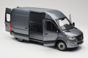 Mercedes Sprinter W907 Pakettiauto Selenite Grey Metallic Norev 1:18 B66004163 Metalli — kuva 5 / 8