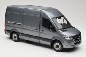 Mercedes Sprinter W907 Pakettiauto Selenite Grey Metallic Norev 1:18 B66004163 Metalli — kuva 6 / 8