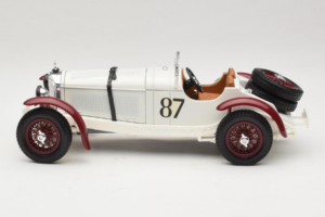 Mercedes SSKL #87 R. Caracciola Valkoinen 1931 Bburago 1:18 3002-P1 Metalli — kuva 3 / 6