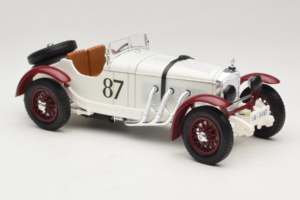 Mercedes SSKL #87 R. Caracciola Valkoinen 1931 Bburago 1:18 3002-P1 Metalli — kuva 4 / 6