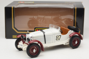 Mercedes SSKL #87 R. Caracciola Valkoinen 1931 Bburago 1:18 3002-P1 Metalli — kuva 6 / 6