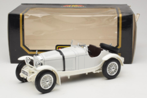 Mercedes SSKL Valkoinen 1931 Bburago 1:18 3002-M2 Metalli — kuva 6 / 6