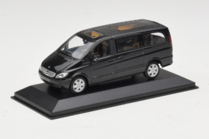 Mercedes Viano W639 Atlantis Blue Minichamps 1:43 B67871200 Metalli — kuva 2 / 4