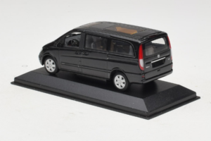 Mercedes Viano W639 Atlantis Blue Minichamps 1:43 B67871200 Metalli — kuva 3 / 4