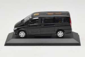 Mercedes Viano W639 Atlantis Blue Minichamps 1:43 B67871200 Metalli
