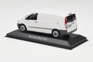 Mercedes Vito Arctic Valkoinen Minichamps 1:43 B66960524 Metalli — kuva 3 / 4