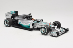 Mercedes W05 #44 L. Hamilton Mercedes AMG Petronas Chinese Grand Prix Winner 2014 Minichamps 1:18 110140244 Metalli — kuva 4 / 7