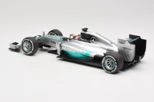 Mercedes W05 #44 L. Hamilton Mercedes AMG Petronas Chinese Grand Prix Winner 2014 Minichamps 1:18 110140244 Metalli — kuva 5 / 7