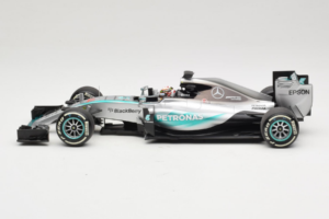Mercedes W06 #44 L. Hamilton F1 World Champion 2015 Dealer Edition Minichamps 1:18 B66960539 Metalli — kuva 3 / 7